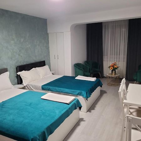 Zenlux Hotel Iasi Exterior photo
